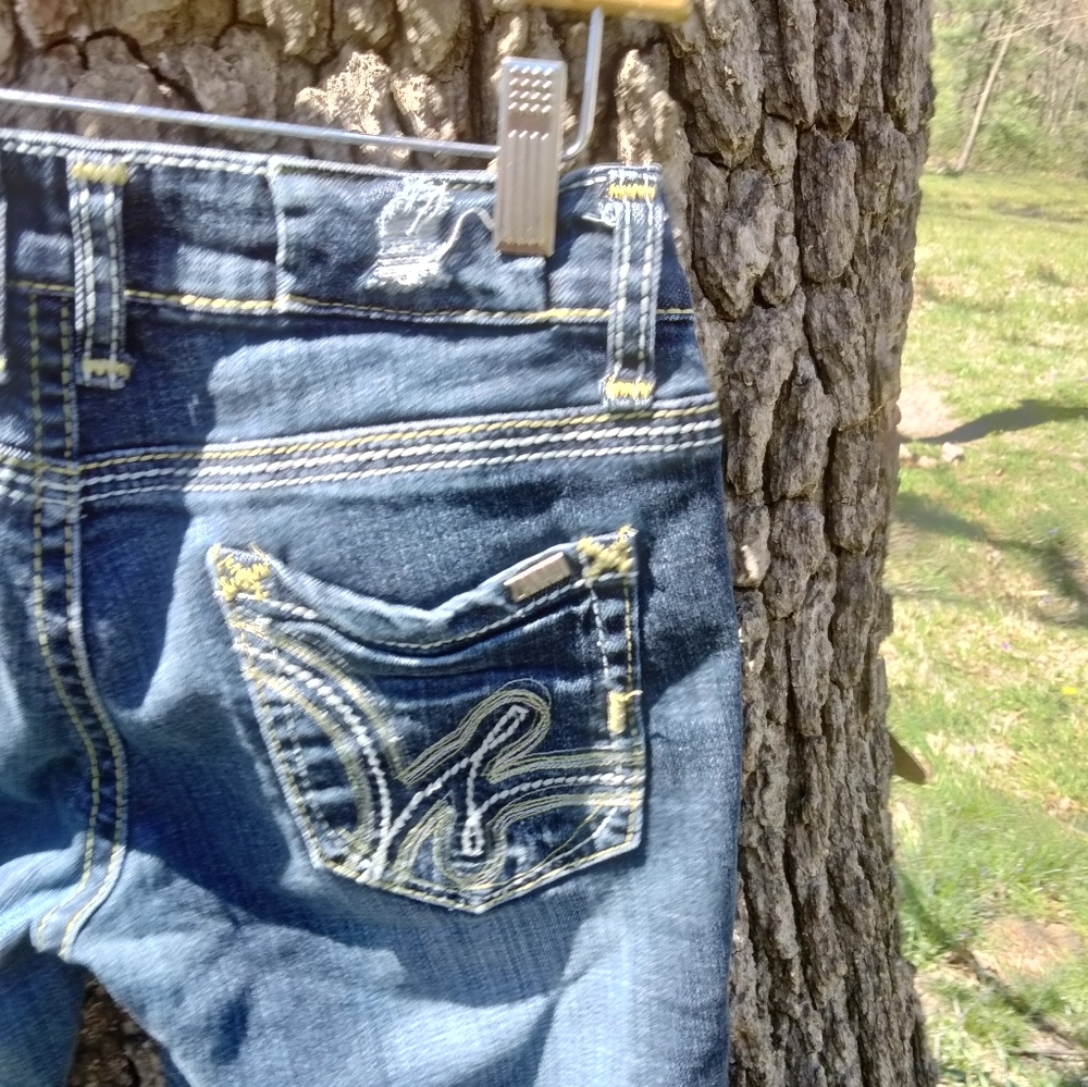 ⬇️Price Drop!⬇️Zanadi Shorts in size 7